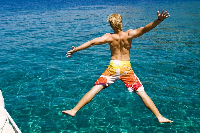 Amalfi Coast & Positano: Boat Tour with Snorkeling & Drinks - Crew, drinks, and the value of a small group