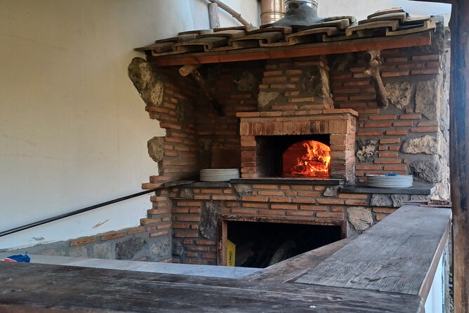 Authentic Farm Tour with Pizza, Cheese, Wine & Limoncello Tasting - Farm lunch, wine, and limoncello
