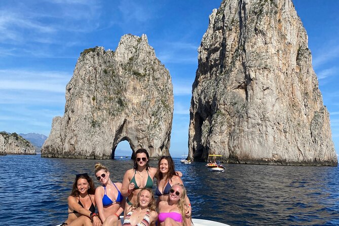 Boat Tour of the Caves on the Island of Capri - What the small boat changes