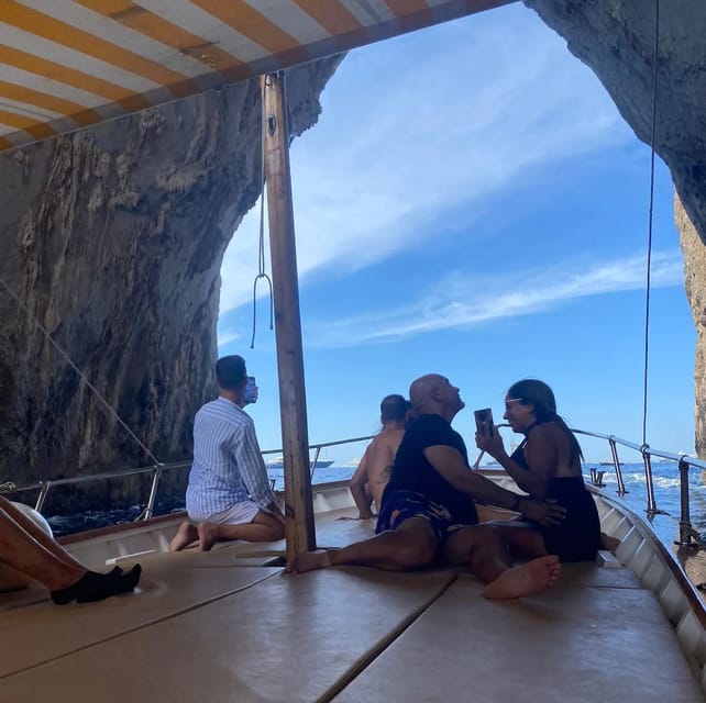 Capri: 2-Hours Boat Tour with Swimming, Limoncello and Snack - Meeting up, timing, and what to bring