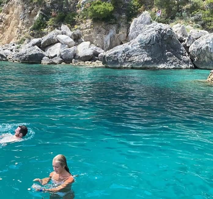 Capri: 2-Hours Boat Tour with Swimming, Limoncello and Snack - Who should book this Capri boat tour?