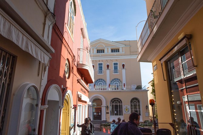 Capri and Blue Grotto Day Tour from Naples or Sorrento - What the guide adds to the day