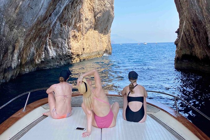 Capri Boat Tour with Optional Blue Grotto Visit from Sorrento - FAQ