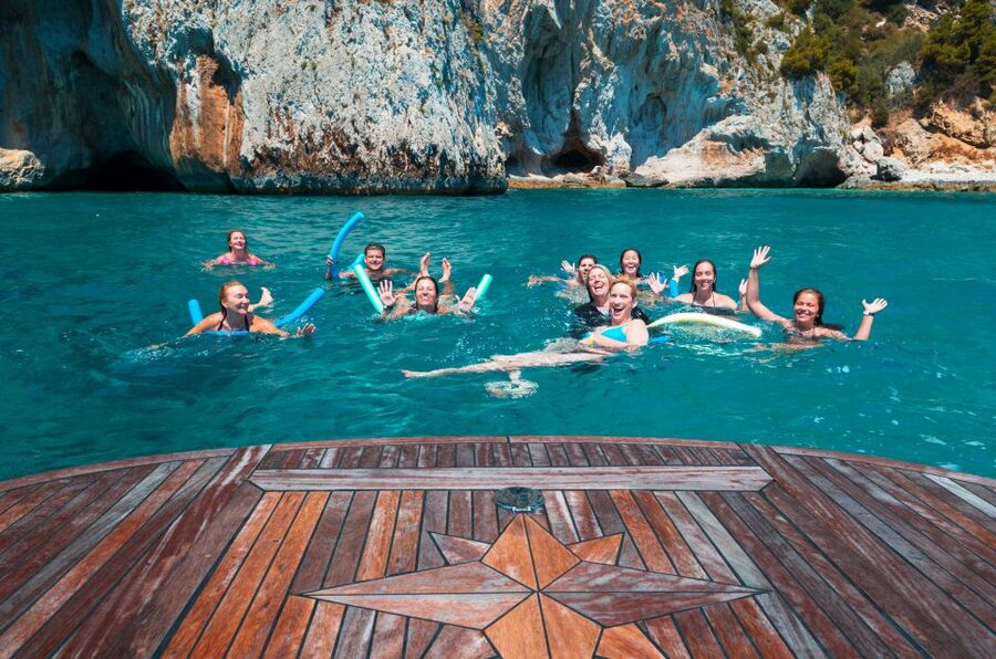 Capri: Full-Day Small Group Boat Tour - What the price covers