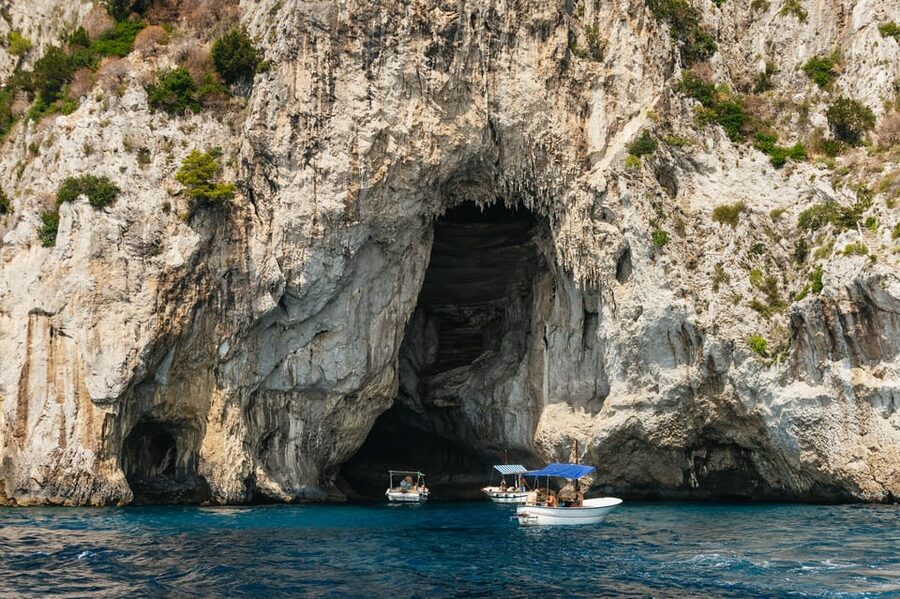 Capri: Island Boat Tour and Optional Blue Grotto Visit - The island circuit: cliffs, caves, and Tiberius’s Leap