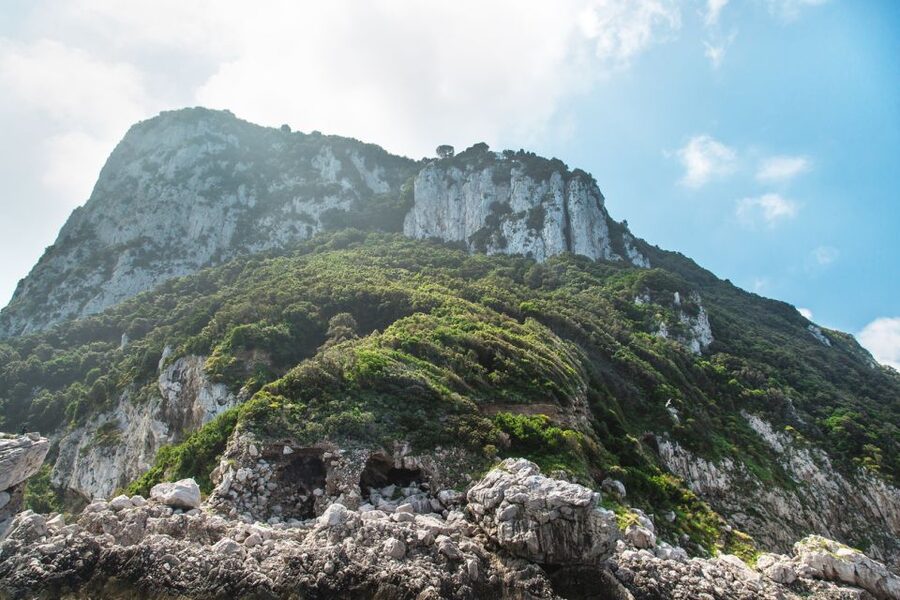 Capri: Island Sightseeing Tour with Blue Grotto Stop - Villa Malaparte, the lighthouse, and Tiberius’ Leap