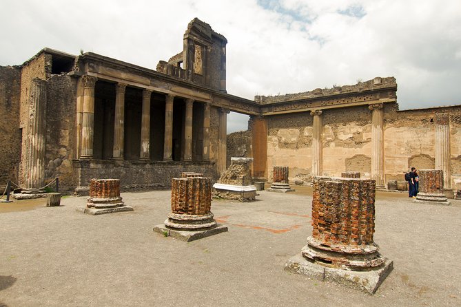 Complete Pompeii Skip the Line Tour with Archaeologist Guide - A moving encounter with the plaster casts