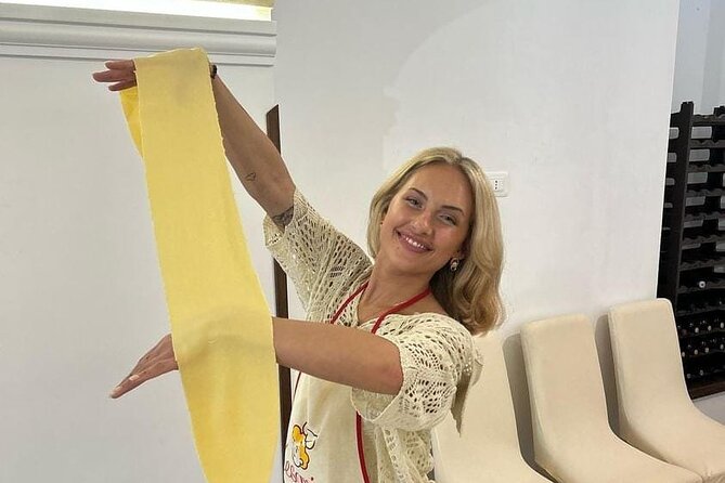 Cooking class with Pasta, mozzarella and Tiramisu with wine - Should you book?