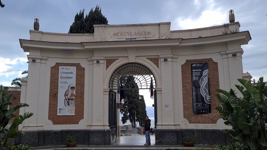 Ercolano: Herculaneum Skip-the-Line Ticket & Audio Guide - What the audio guide adds