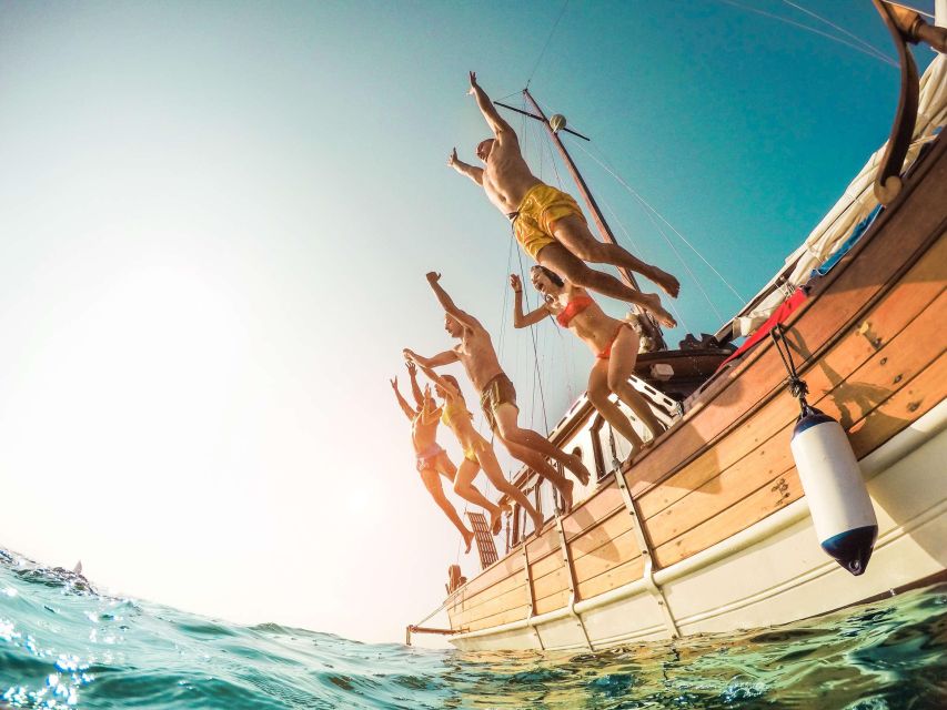 From Amalfi: Capri Island Boat Tour with Snorkeling & Drinks - Why starting in Amalfi makes a difference