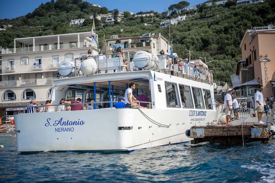 From Sorrento/Nerano: Capri Island Cruise with Guide Onboard - At a glance