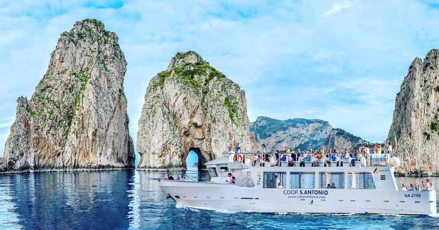 From Sorrento/Nerano: Capri Island Cruise with Guide Onboard - From Sorrento to Marina del Cantone