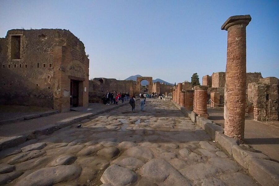 From Sorrento: Pompeii and Vesuvius Guided Tour with Lunch - The day at a glance