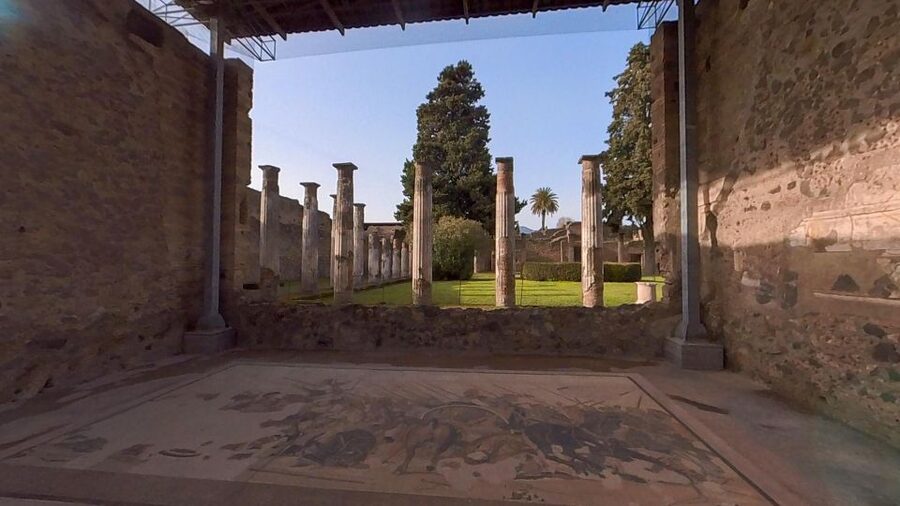 From Sorrento: Pompeii and Vesuvius Guided Tour with Lunch - From Sorrento to the volcano