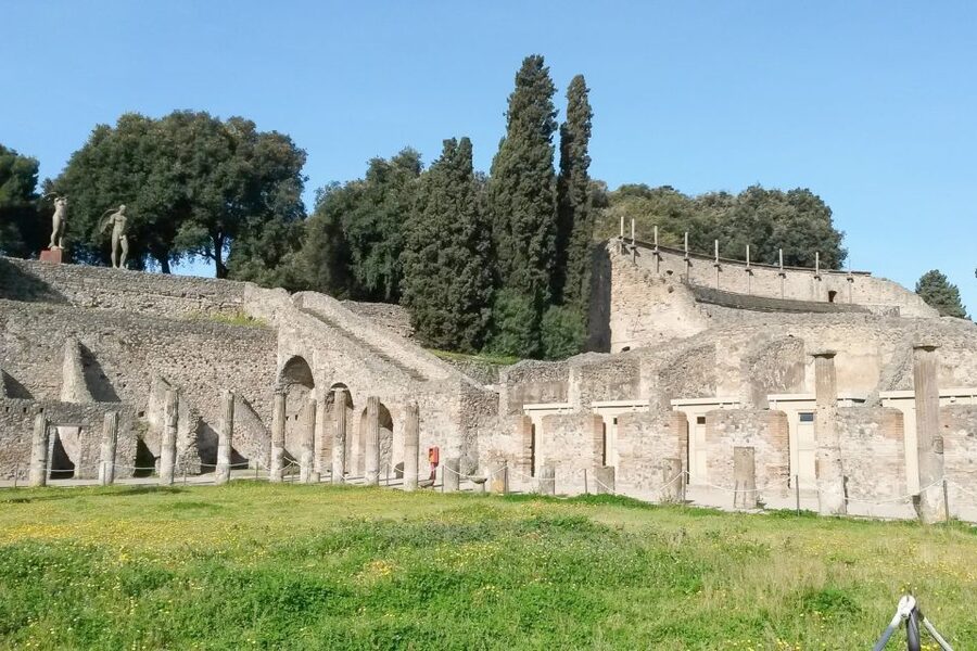 From Sorrento: Pompeii and Vesuvius Tour - Guides, timing, and the pace of the day