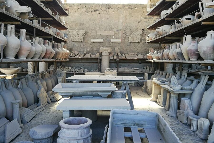 From Sorrento: Pompeii and Vesuvius Tour - The transfer and the question of lunch