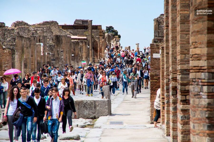 From Sorrento: Pompeii Ruins All-inclusive Guided Tour - Pompeii comes into focus with a guide
