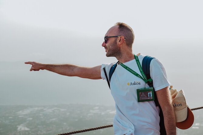 Mount Vesuvius Tour from Pompeii Led by an Expert Guide - The minibus makes the logistics easier