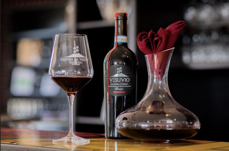 Mount Vesuvius: Vineyard Tour with Wine Tasting and Lunch - Should you book this Vesuvius wine tour?
