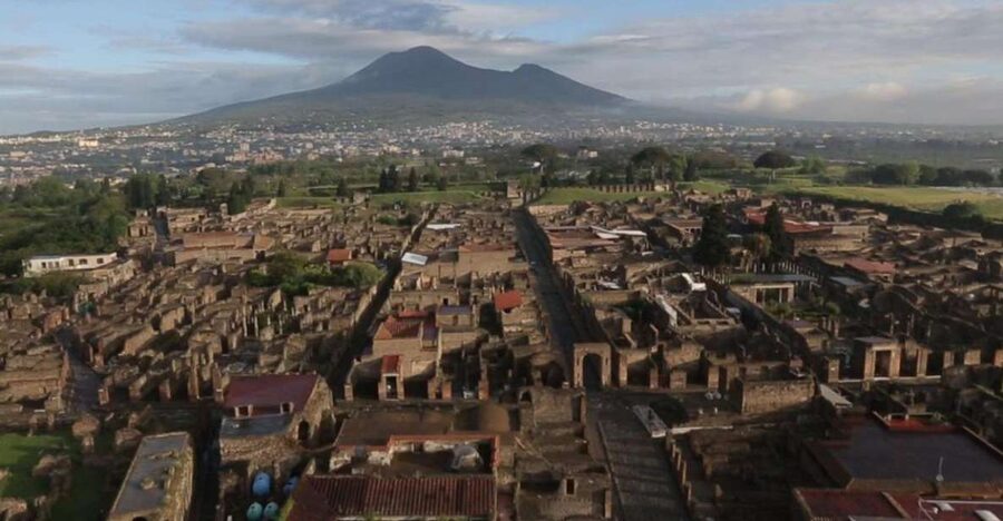 Naples: Pompeii and Herculaneum Tour with Tickets and Lunch - Two ancient cities, one long day
