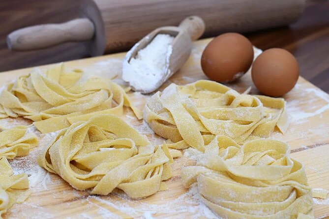 Pasta and Pizza Master Class with Pick Up in Sorrento - Should you book it?