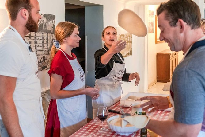 Pizza School Experience from Sorrento - Making dough, shaping a Margherita