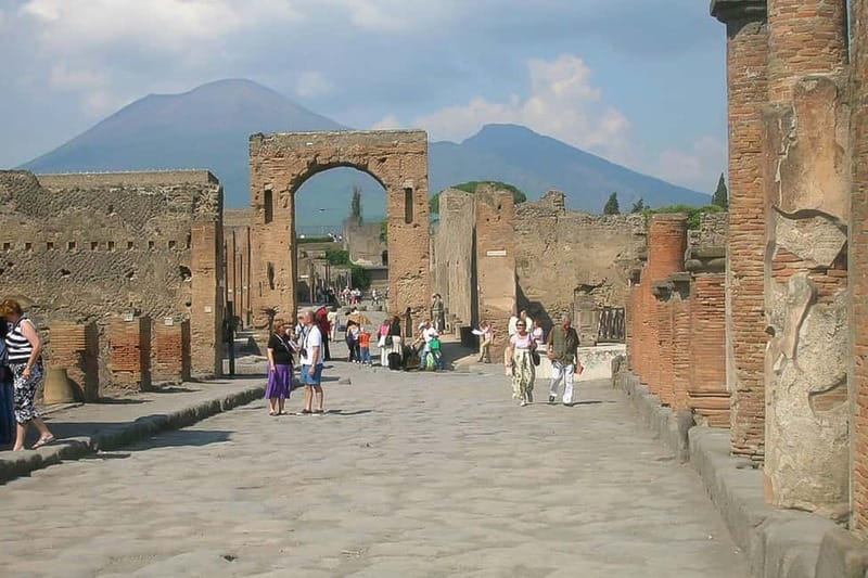 Pompei: Pompeii Private Tour - The Amphitheatre or Villa of the Mysteries
