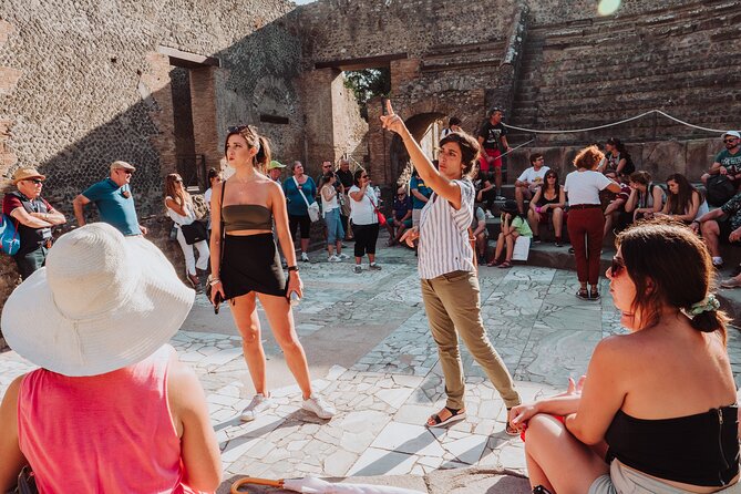Pompeii 2-hour Private Tour with an Archaeologist-Ticket included - Two remarkable homes and two theaters