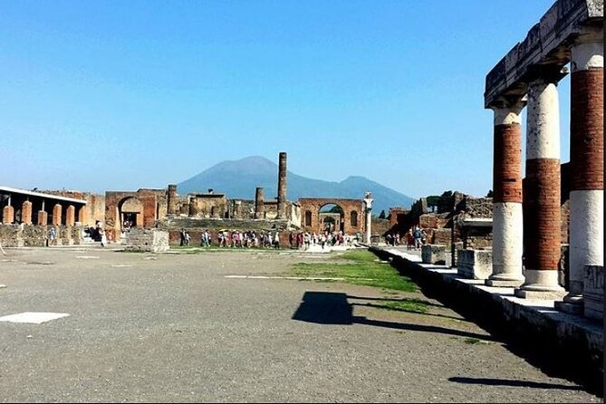 Pompeii 2h Small-Group Tour with Expert Archaeologist - From the Odeon to the Teatro Grande