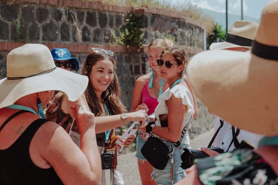 Pompeii 3hours Villa of Mysteries tour with an Archaeologist - Roman life comes into focus in the houses