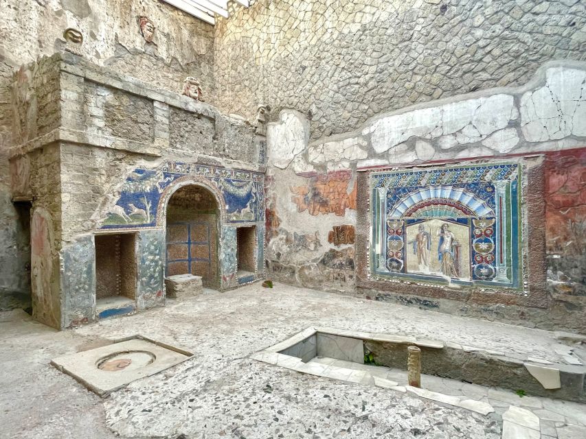 Pompeii and Herculaneum: Guided Tour with an Archaeologist - Why seeing both sites changes the picture