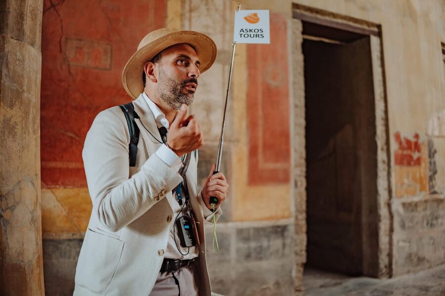 Pompeii: Entry Ticket and Guided Tour with an Archaeologist - Is $35 a fair price?