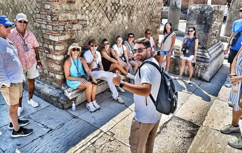 Pompeii: Exclusive Tour with Archaeologist and Entry Tickets - The market, the casts and the business of daily life