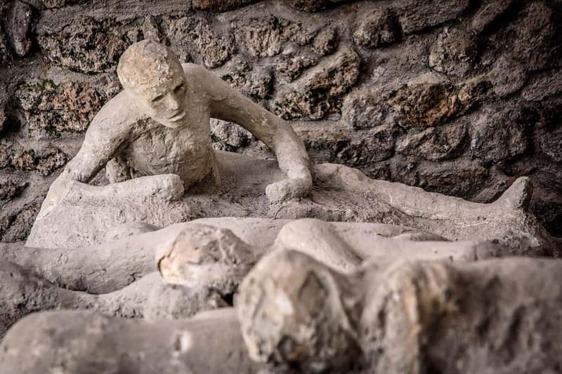 Pompeii: Exclusive Tour with Archaeologist and Entry Tickets - Should you book this Pompeii tour?