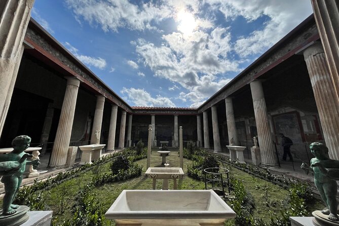 PompeiI Exclusive Tour with your Archaeologist in a Small Group - Temples, market stalls, and the Forum Baths