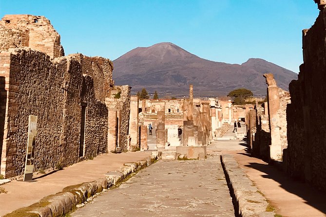 PompeiI Exclusive Tour with your Archaeologist in a Small Group - Should you book this Pompeii tour?
