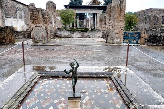 Pompeii Express Guided Tour by Train from Sorrento - Timing, group size, and practical planning