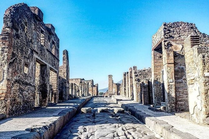 Pompeii Express Guided Tour by Train from Sorrento - From Sorrento station to the Pompeii entrance