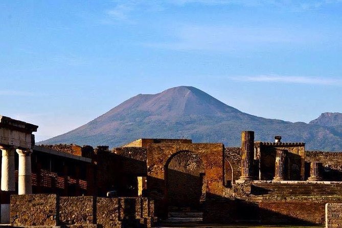 Pompeii Guided Group Tour with Entry Ticket and Archaeologist - Why a guide changes the way Pompeii reads