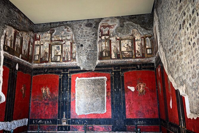 Pompeii: Guided Tour with Skip-the-Line Entry - Reading the Forum, Basilica, and Antiquarium