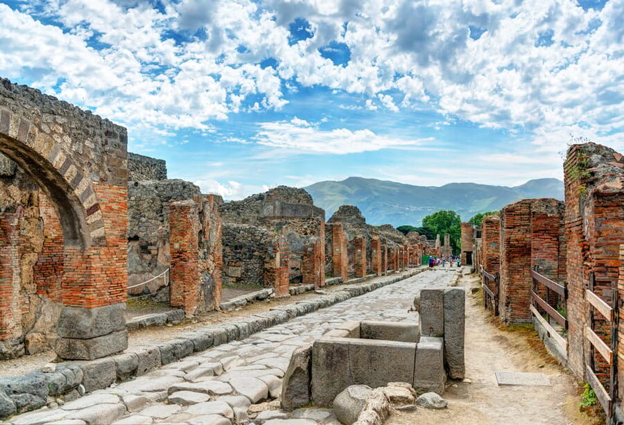 Pompeii: Skip-the-Line Entry & Audioguide - Follow the streets into daily Roman life
