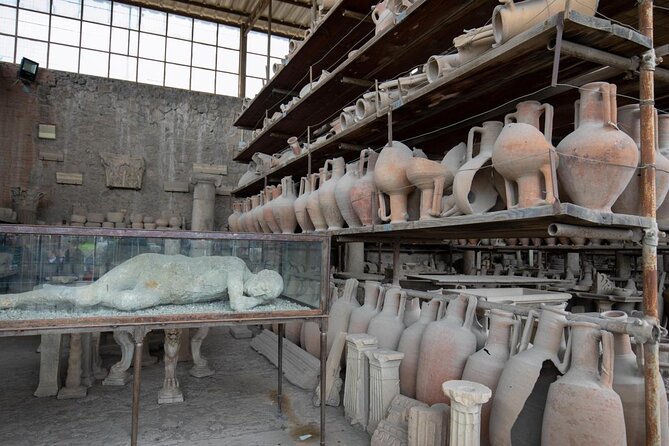Pompeii Skip-the-Line Entry Small Group Guided Tour - A guided route through Pompeii’s western quarter