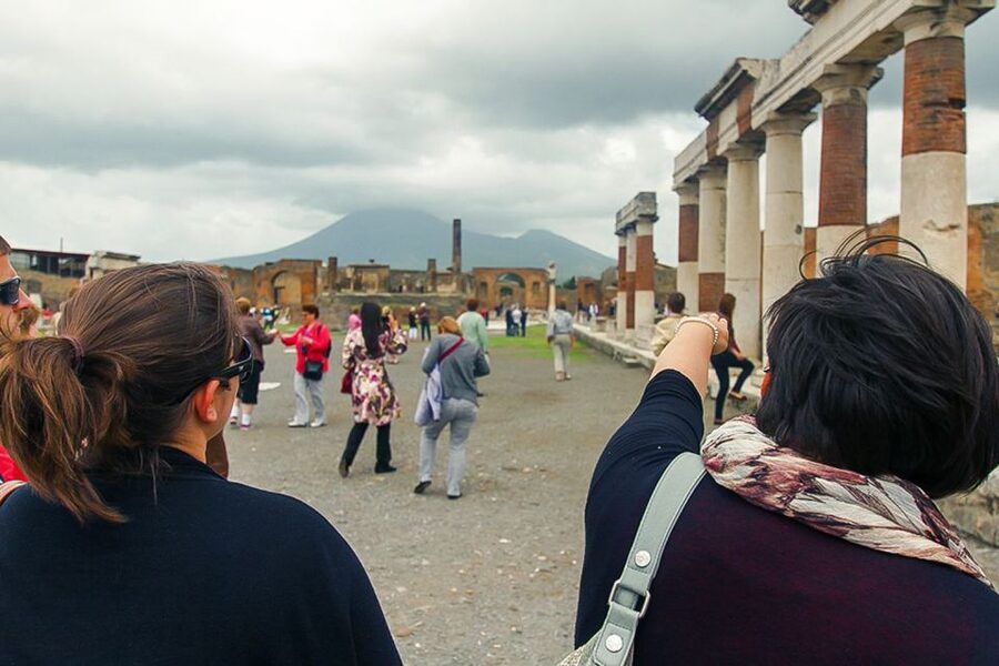 Pompeii: Skip-the-Line Guided Tour with Expert Archaeologist - Excavation is still part of the visit