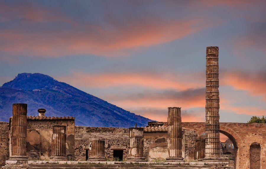 Pompeii: Skip-the-line-Ticket and Guided Tour - Baths, temples, bakery, and theater
