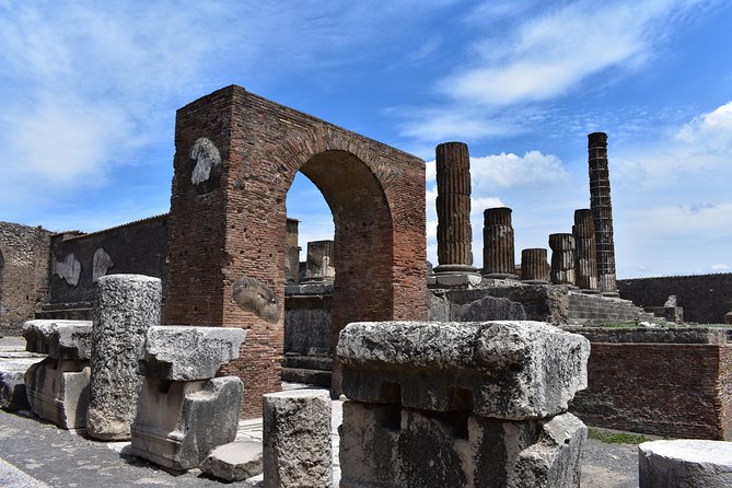 Pompeii Skip-the-line Tour with Archaeologist Guide - A lively guide can make two hours fly