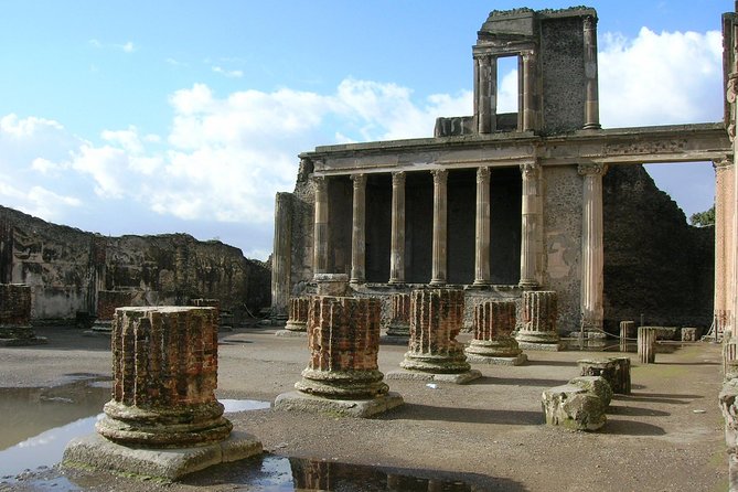 Pompeii Small Group Tour with an Archaeologist - The House of the Faun and Pompeii’s theaters