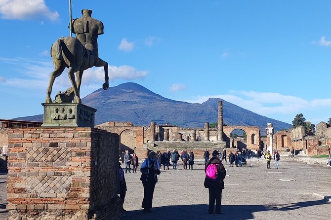 Pompeii: Tour with Archaeologist Guide & Skip-the-Line Entry - A two-hour introduction to a buried city