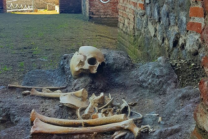 Pompeii: Tour with Archaeologist Guide & Skip-the-Line Entry - Meeting at the Welcome Box and entering through Porta Marina