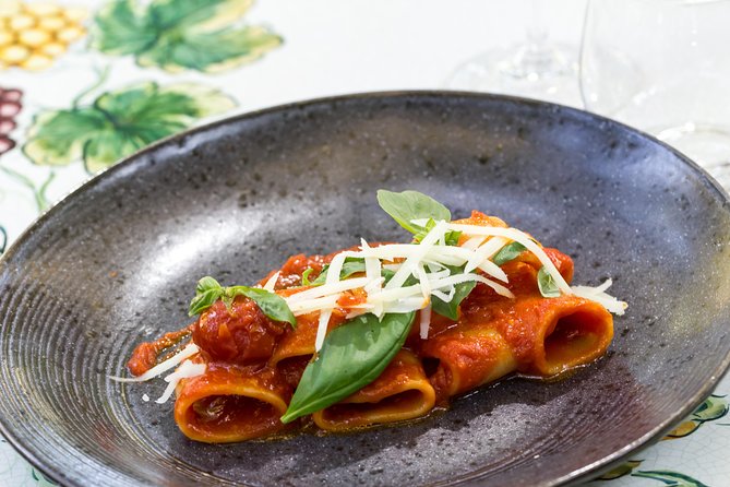 Pompeii Vineyard Escape: Private Wine Tasting & Lunch - A Vineyard Visit With Pompeii in the Ground