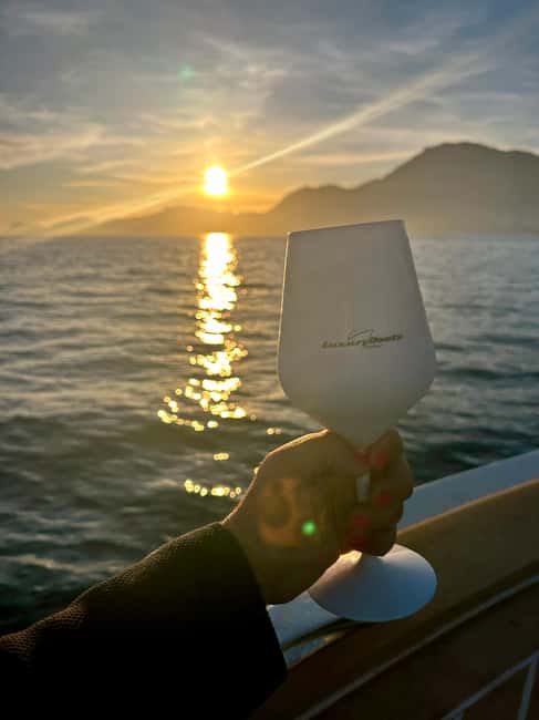 Positano: Shared Sunset Cruise - A sunset view that starts in Positano